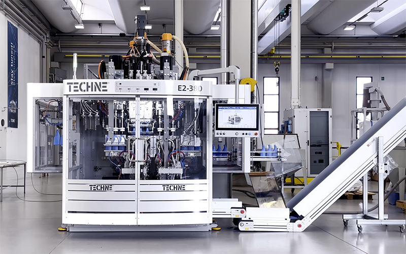 E-380 macchina estrusione full electric compatta