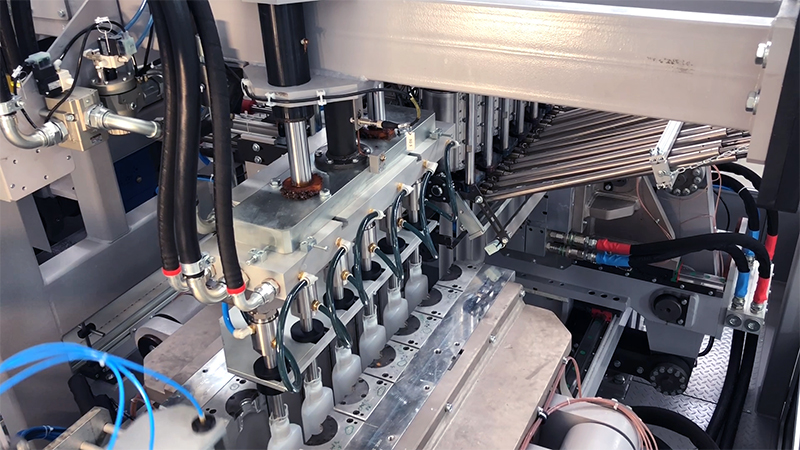E-820 macchina estrusione soffiaggia elettrica per produzione bottiglie plastica