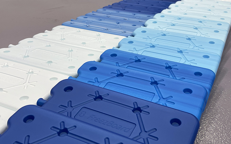 Neck to neckl soluzione per grandi lotti produttivi di bottiglie in plastica