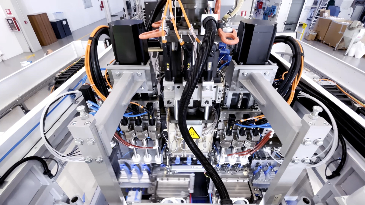 Automazioni processo estrusione soffiaggio
