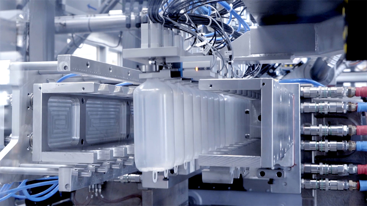 Techne-packaging-blow-molding-intravenous-pack-production-video