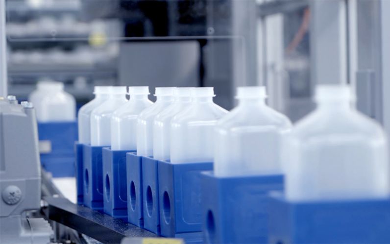 Techne-packaging-intravenous-production-conveyor-belt
