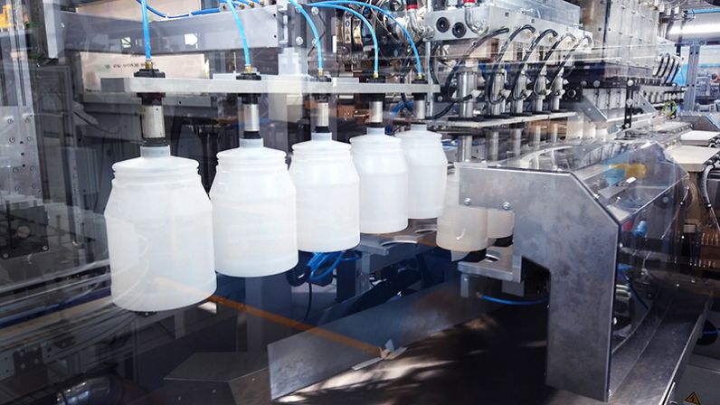 Techne blow molding dairy production pciker