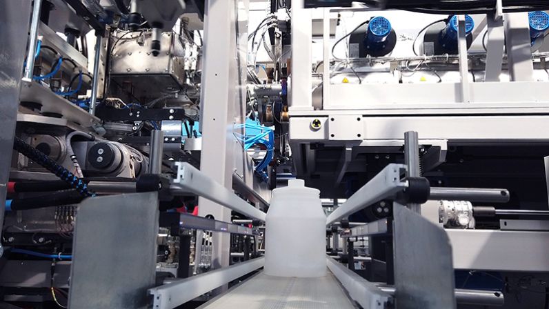 Techne blow molding dairy production conveyor belt